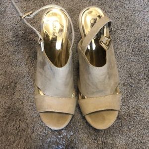 Carlos Santana Suede wedges